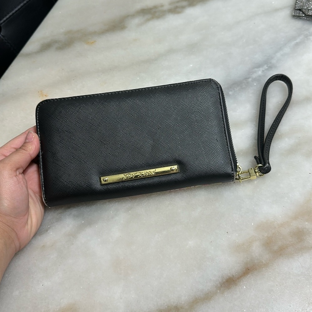Betsy Johnson’s wallet
